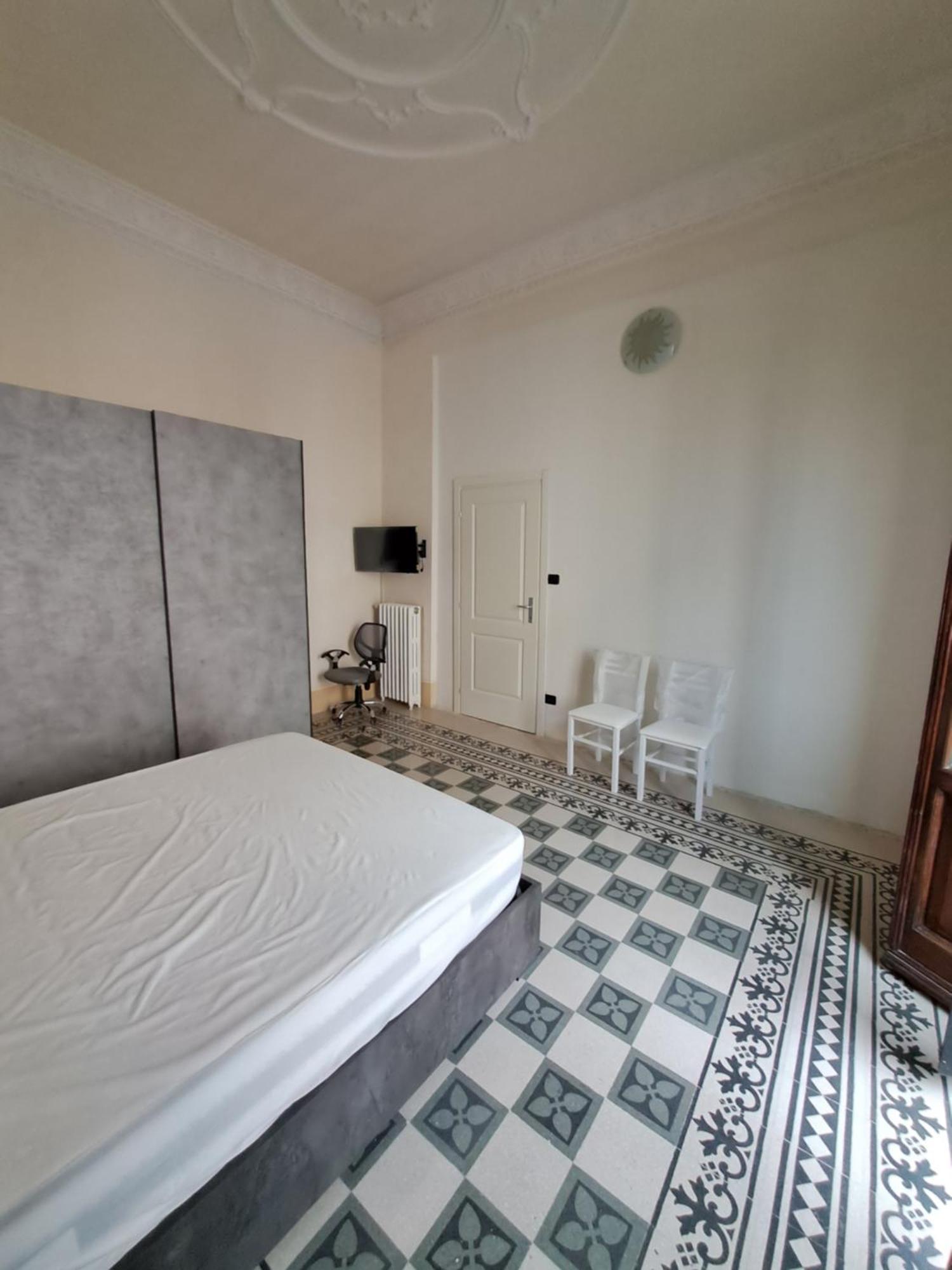 La Villa Dell'Orologio Санта-Кроче-суль-Арно Номер фото